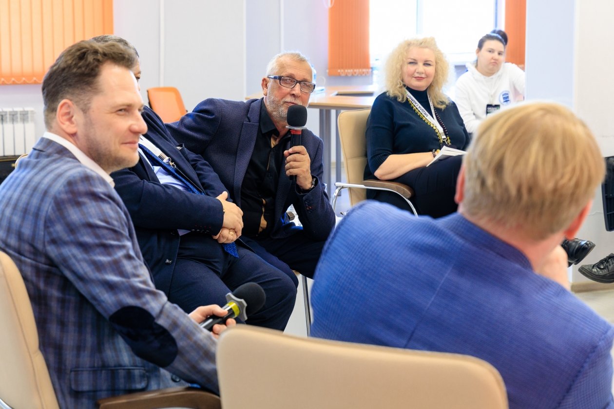 На круглом столе Премии имени Арсеньева в Биробиджане. Фото: Кулешов Евгений, ИА PrimaMedia